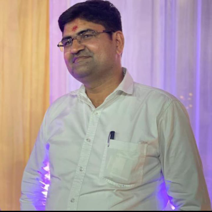 Senior Lab Technician Rajiv Kumar